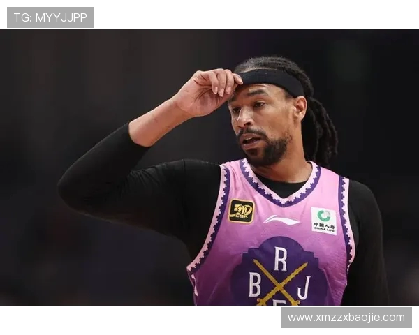 跨界对决 CBA球员转型足球新锐激荡赛场 激情碰撞引爆球迷热议